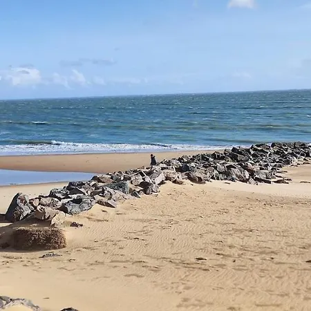 Spacious Quiet Nest With Garden Near The Sea La Tranche-sur-Mer