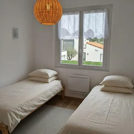 Spacious Quiet Nest With Garden Near The Sea *