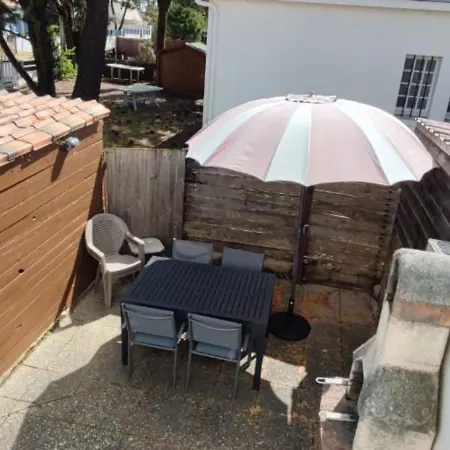 Spacious Quiet Nest With Garden Near The Sea Apartament *