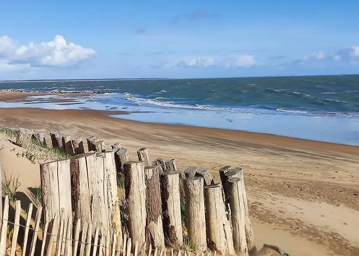 Spacious Quiet Nest With Garden Near The Sea Apartment *