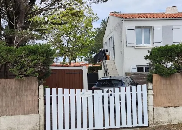 Apartment Spacious Quiet Nest With Garden Near The Sea *